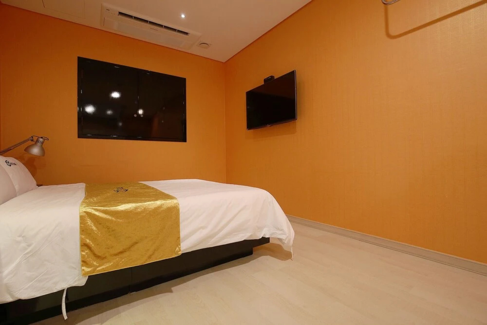 Asan Hotel Cube