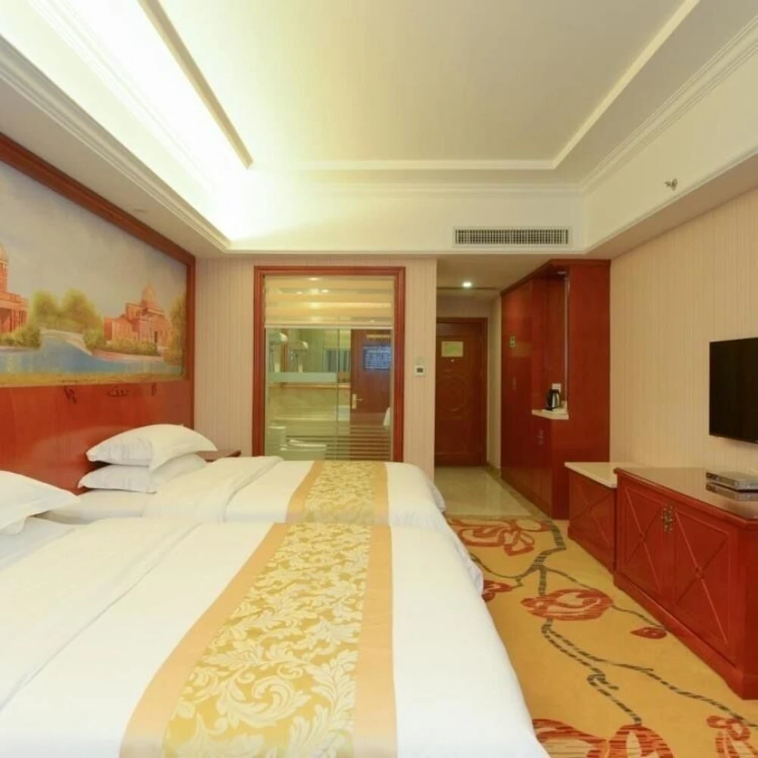 Vienna Hotel Guigang Central Square