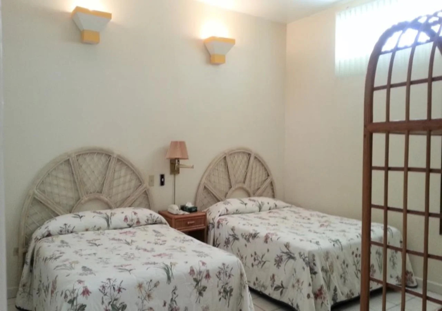 Summer Holiday Hotel