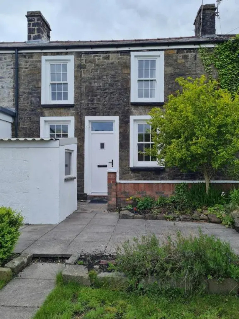 Picturesque 2 Bedroom Miners Cottage Near Bike Park Wales & Brecon Beacons