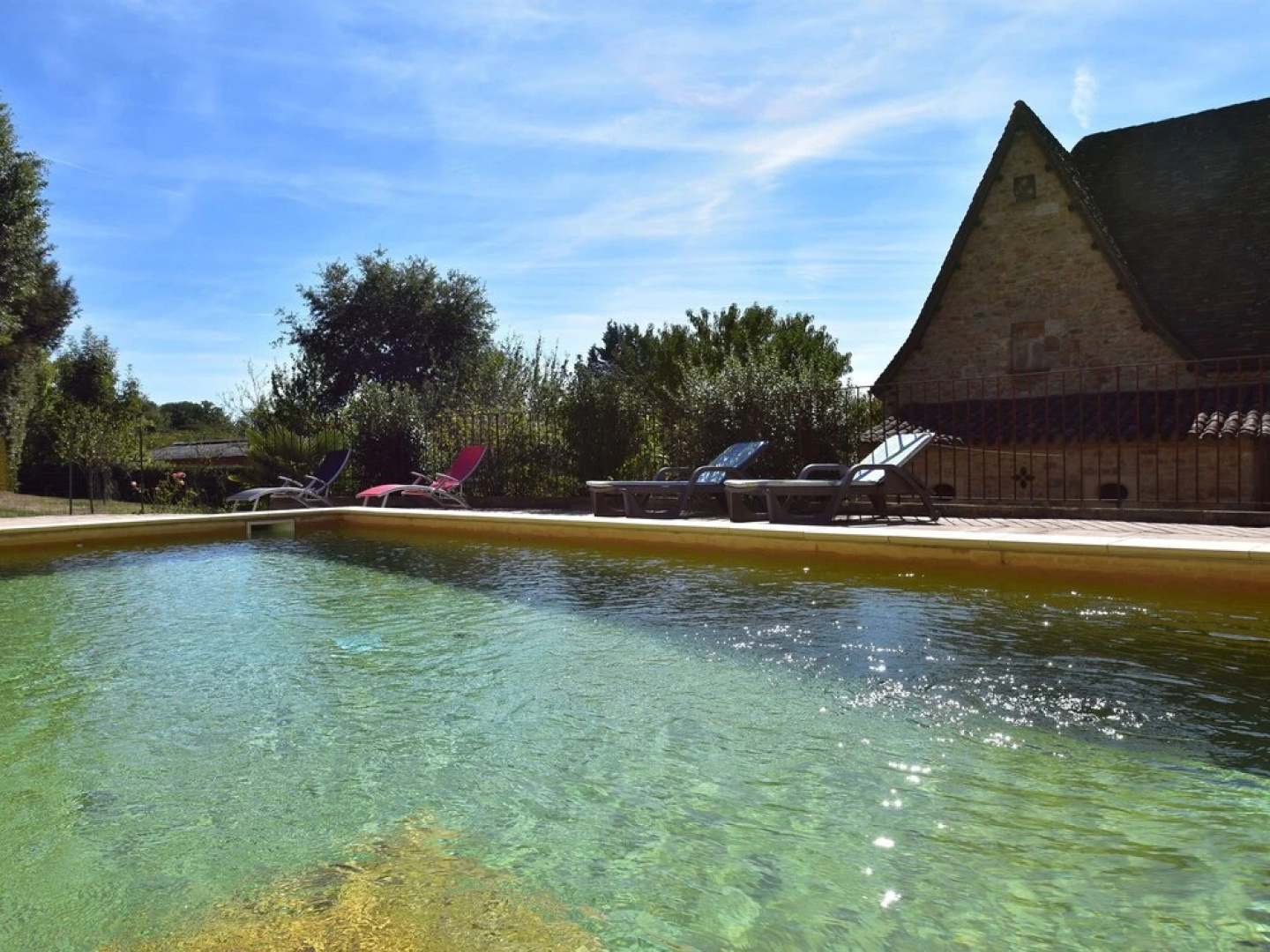 Luxurious Holiday Home in Domme with Swimming Pool