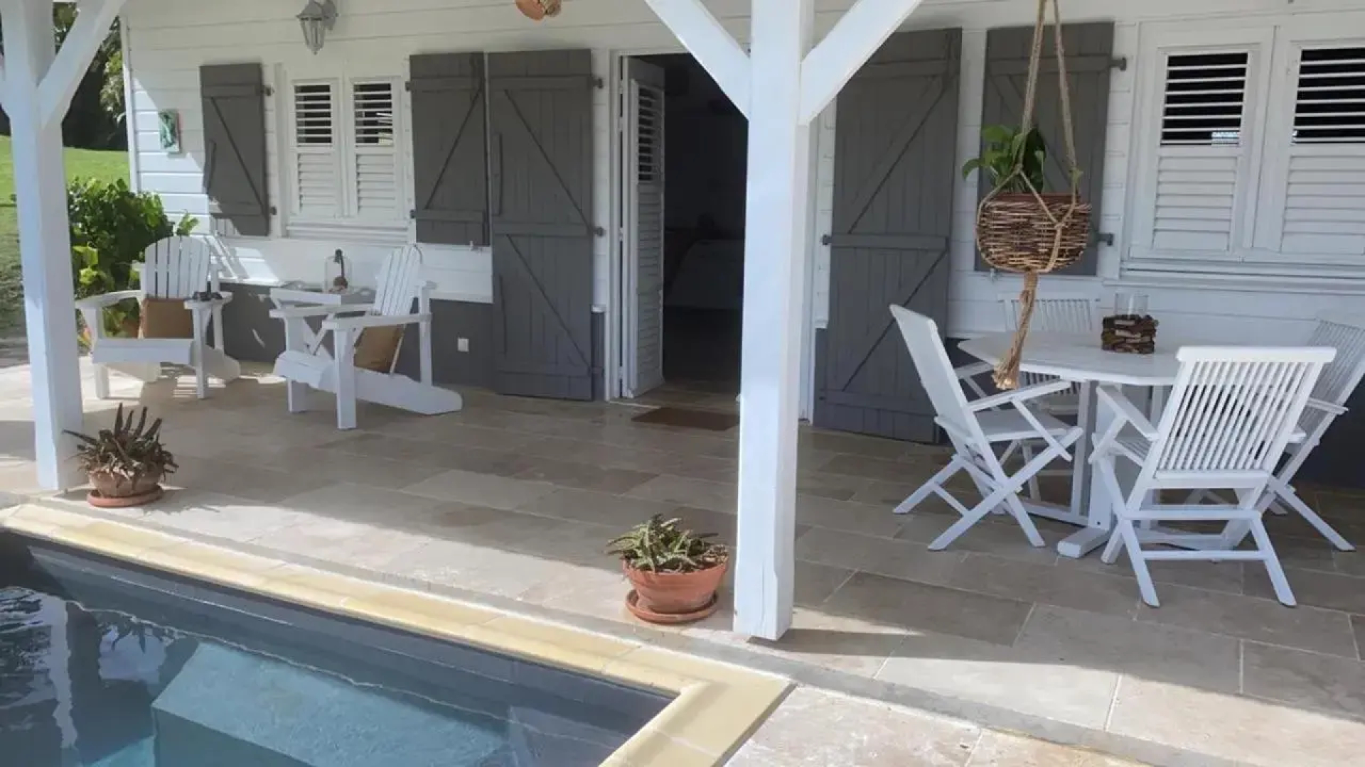 Villa 1 de standing 80m2 avec piscine et vue imprenable sur la mer et sur la campagne