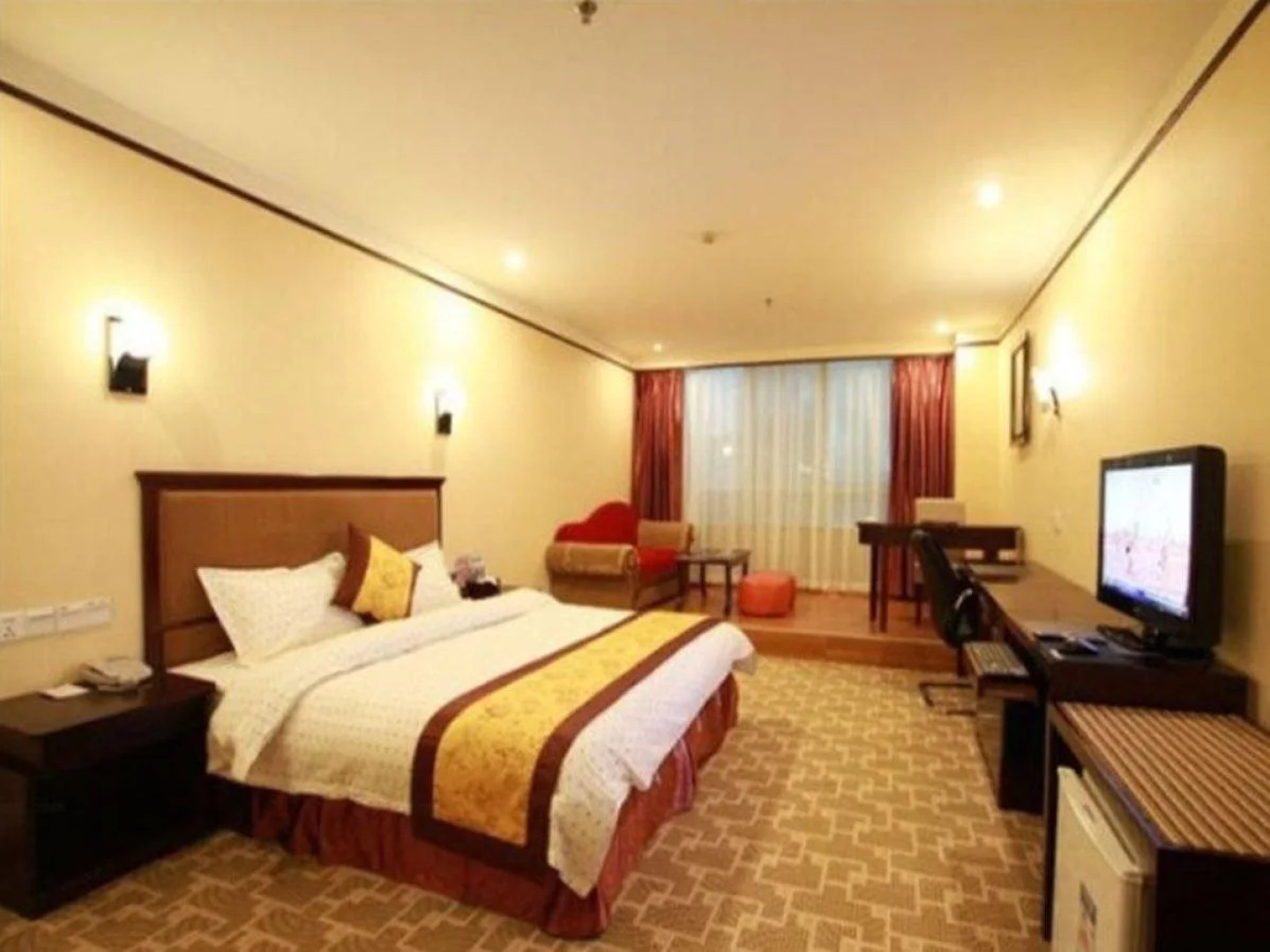 Jin Yu Hotel (Zhuhai Gongbei Port Pedestrian Street)