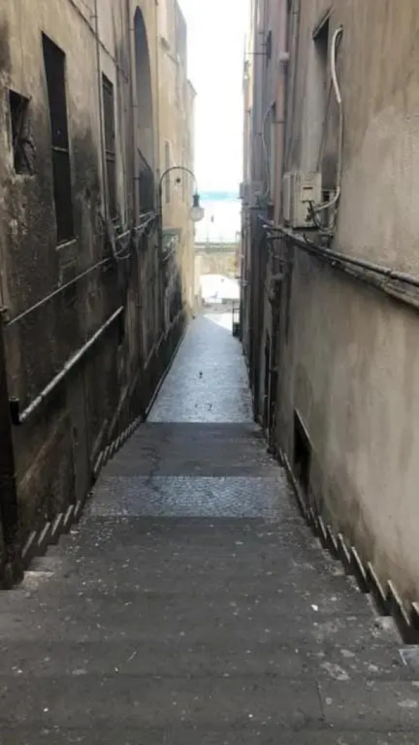 Rosy Monolocale nel Centro Storico di Torre Annunziata di Fronte Scavi Oplonti