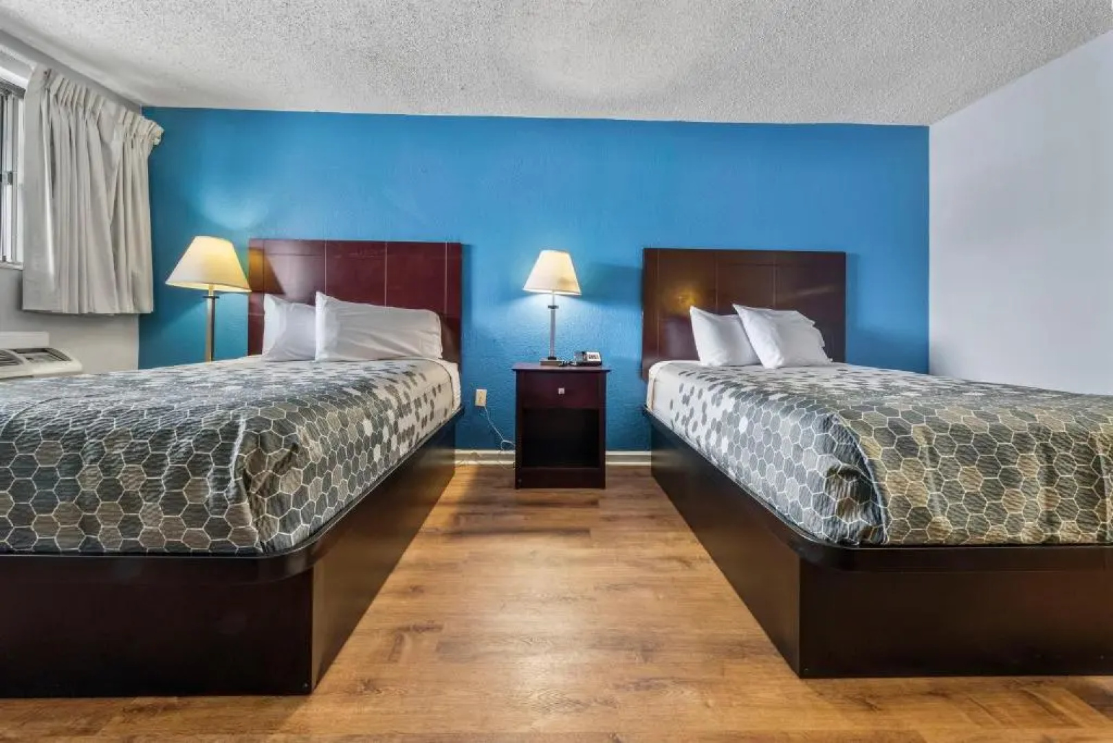 Super 8 by Wyndham Portsmouth - Norfolk