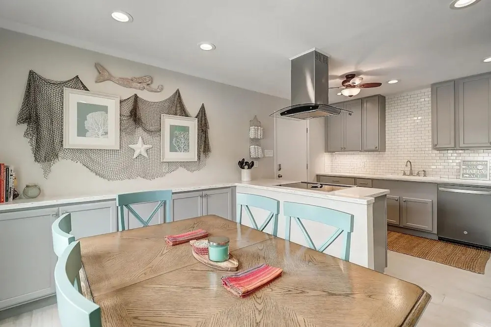 Flamingo Flats 3 Bedroom Home by RedAwning