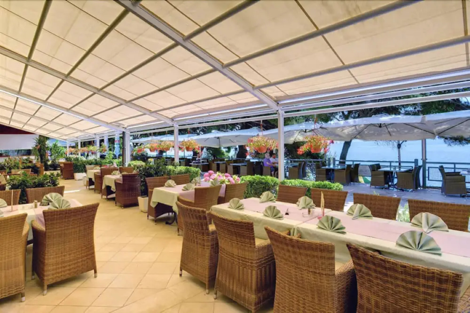 Zlatni Rat Beach Hotel