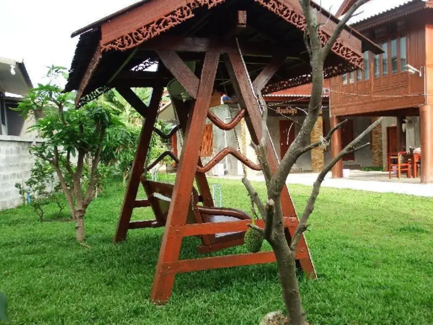 Pon-Pon & Nuan-La-Or