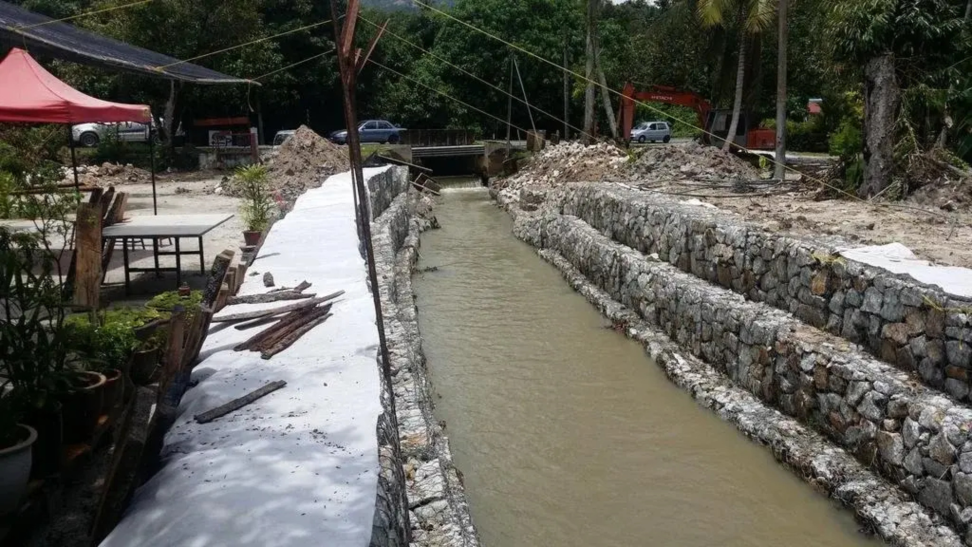 Titi Teras Village House