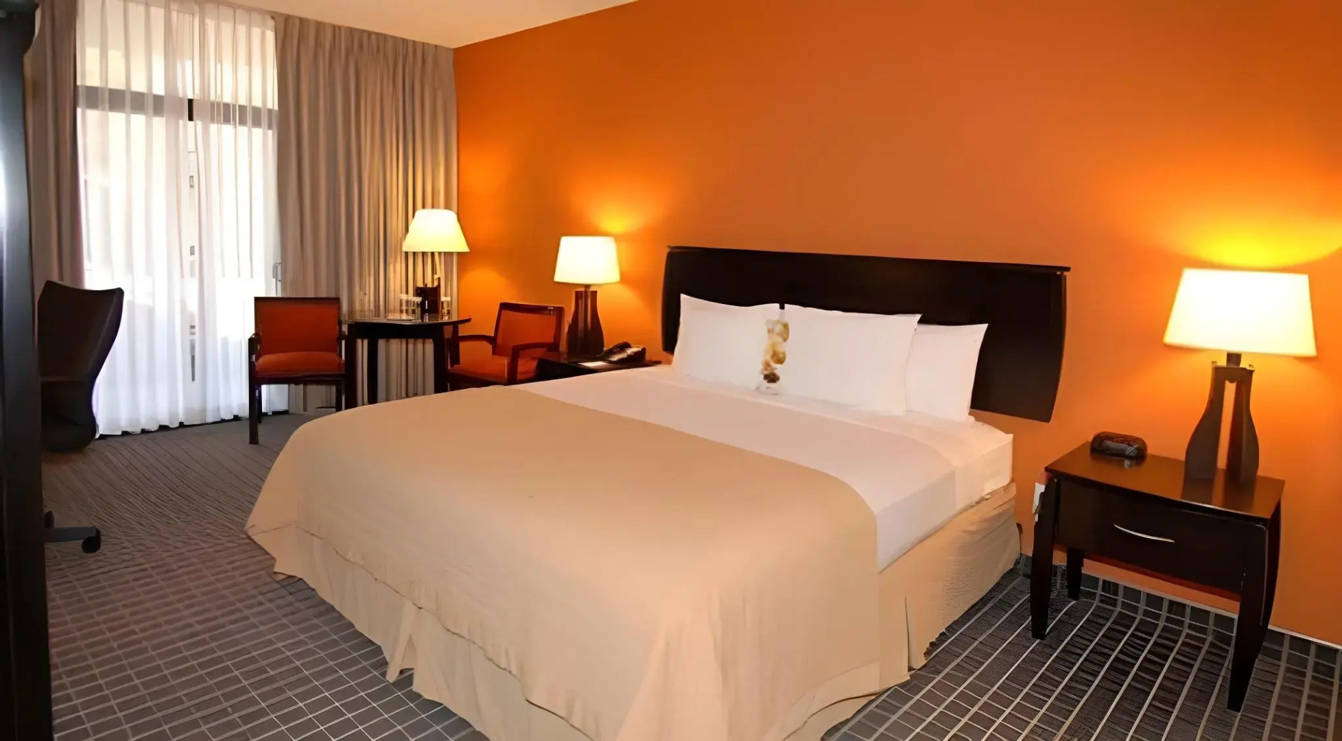 Oakland Airport Executive Hotel