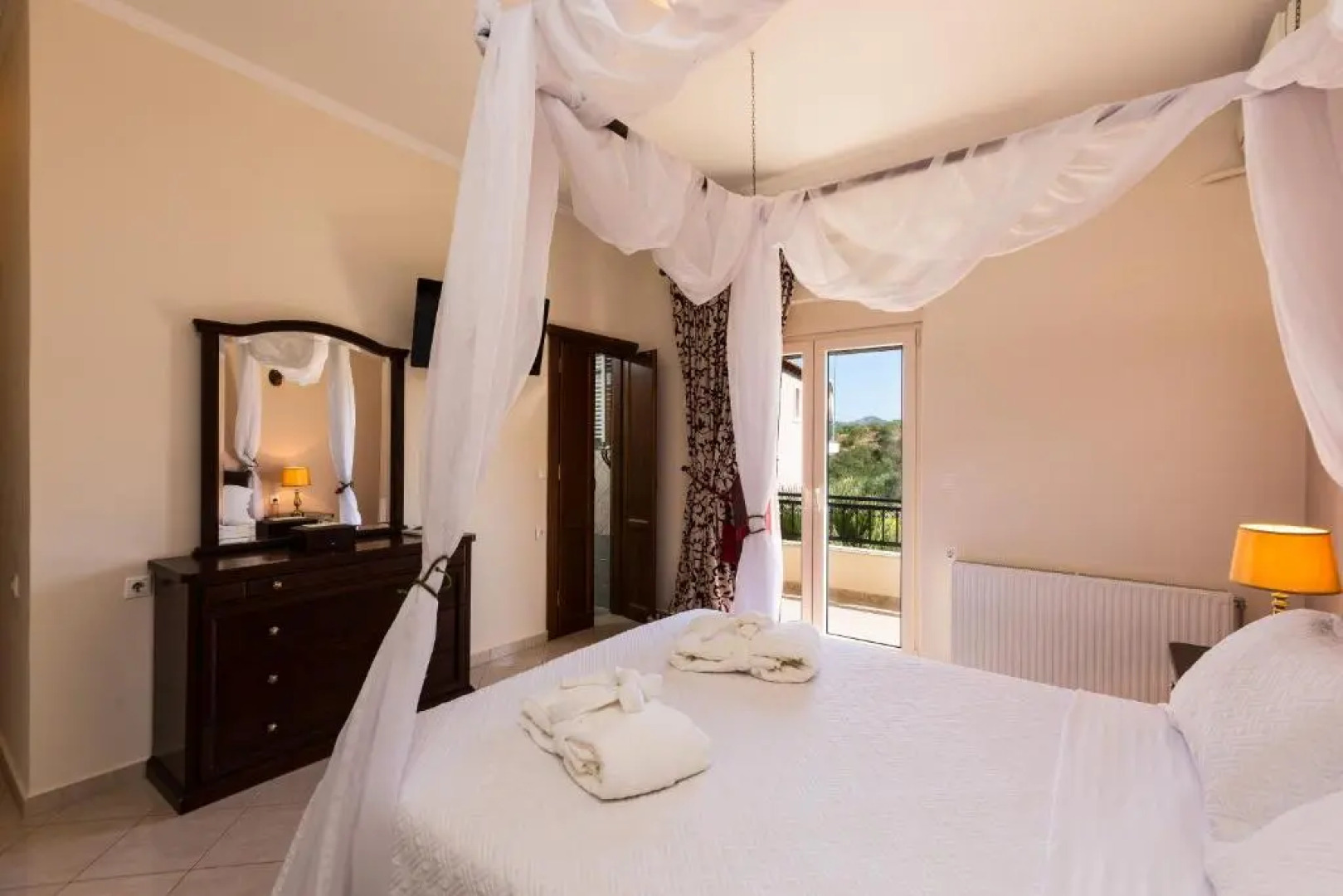 Eva & Dimitrios Villas, By ThinkVilla