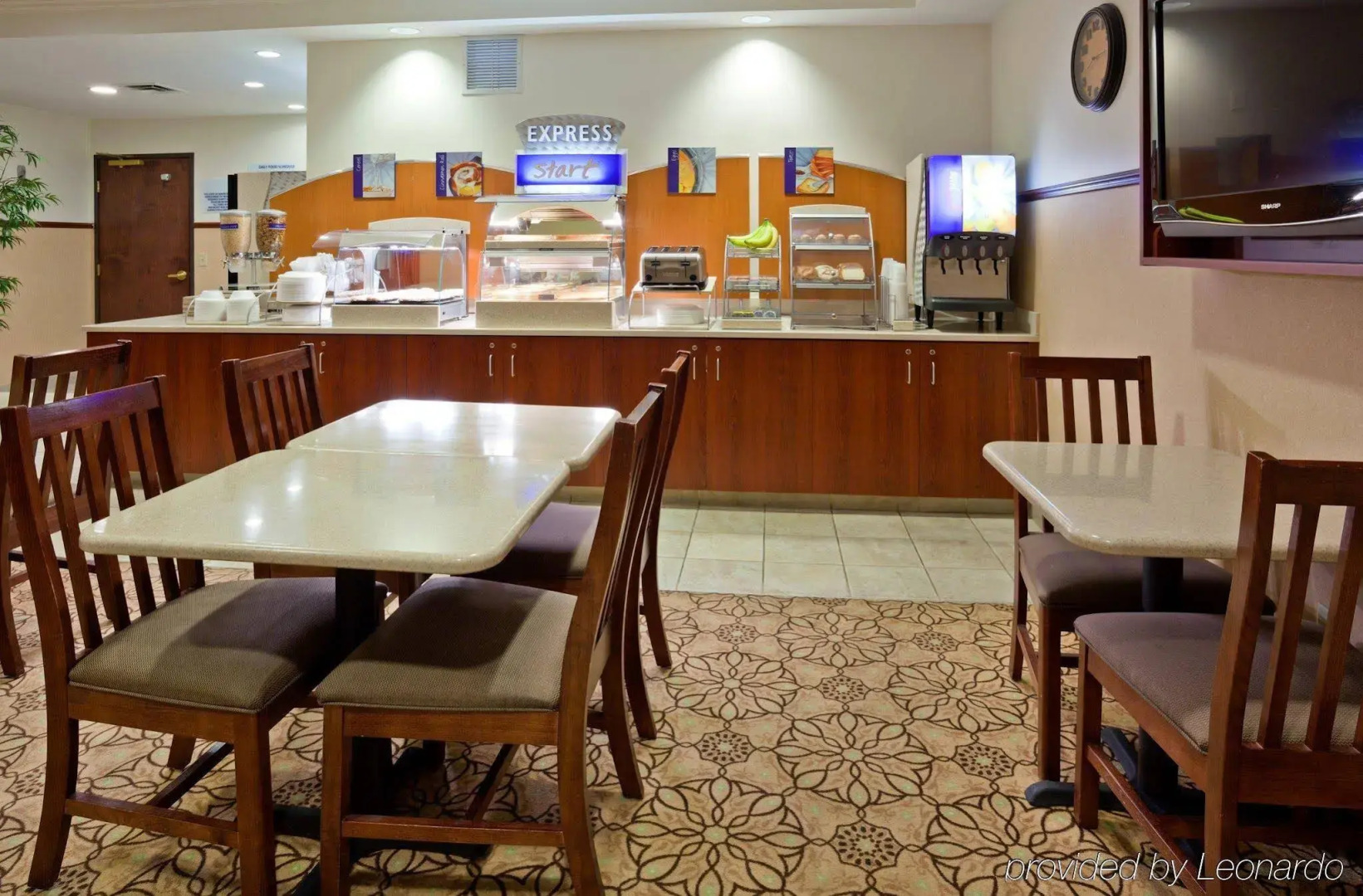 Holiday Inn Express Hotel & Suites St. Paul-Woodbury by IHG