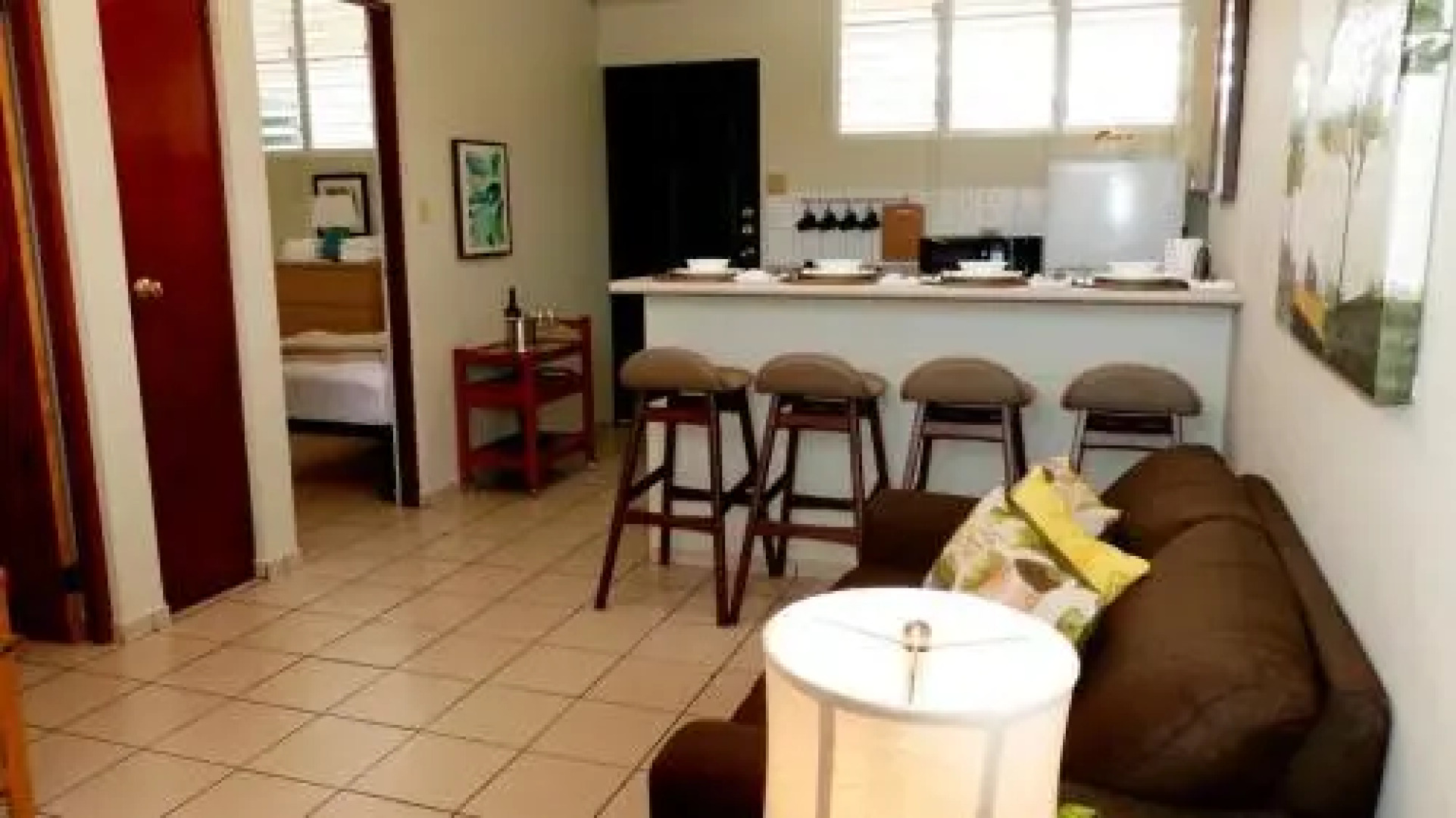 #2 Apt W/Tv Netflix Wifi A/C Hot Water Laundry