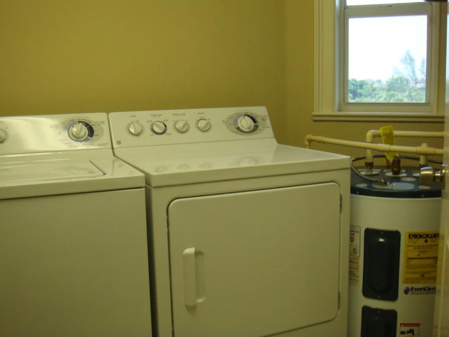 Spacious Englewood House with Deck - On The Beach!