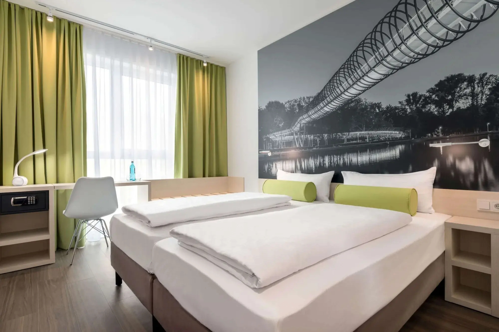Super 8 by Wyndham Oberhausen am Centro