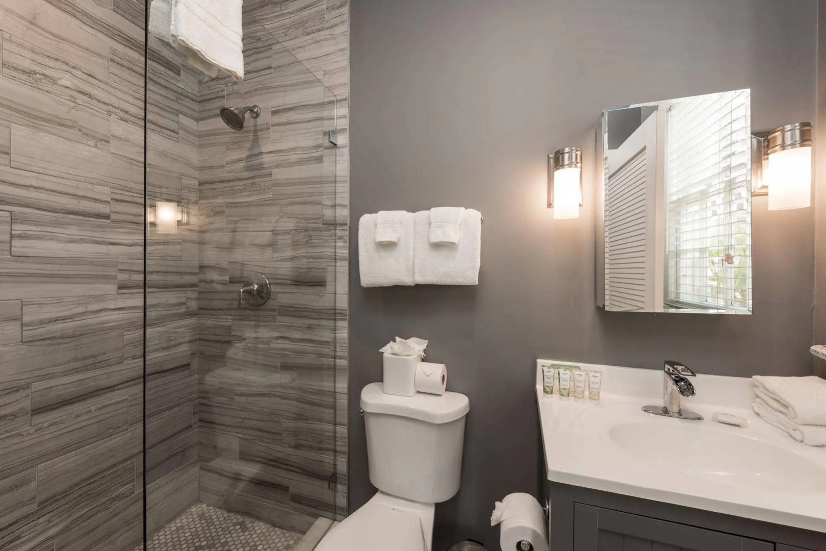 Alexander's Guesthouse - Adults Only