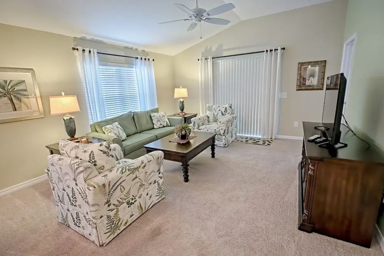 Ida Court Home 3 Bedroom by The VIR Group