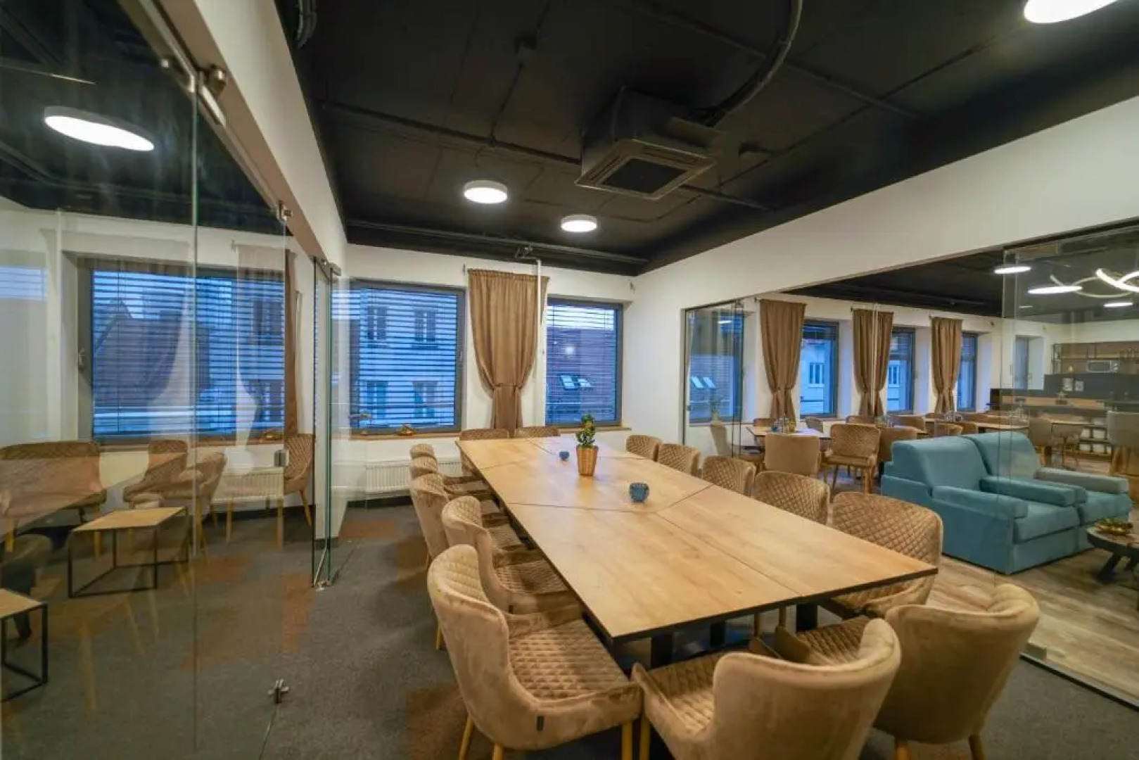 CHORS like a hotel - 1st World NFT Block & Art Capsule Hostel MetaCHORS