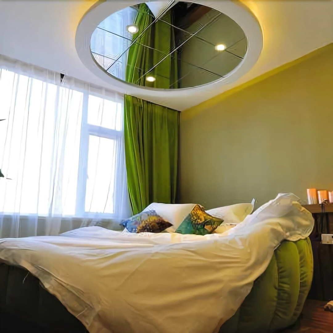 The Love of Maple Theme Hotel