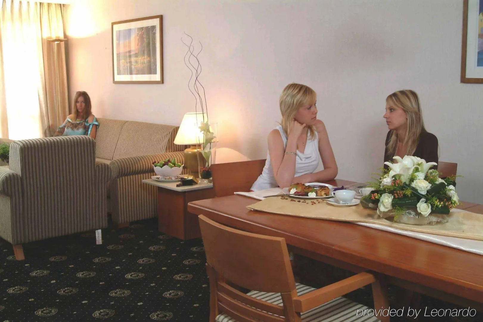 Seasons Hotel - Resort on The Beach