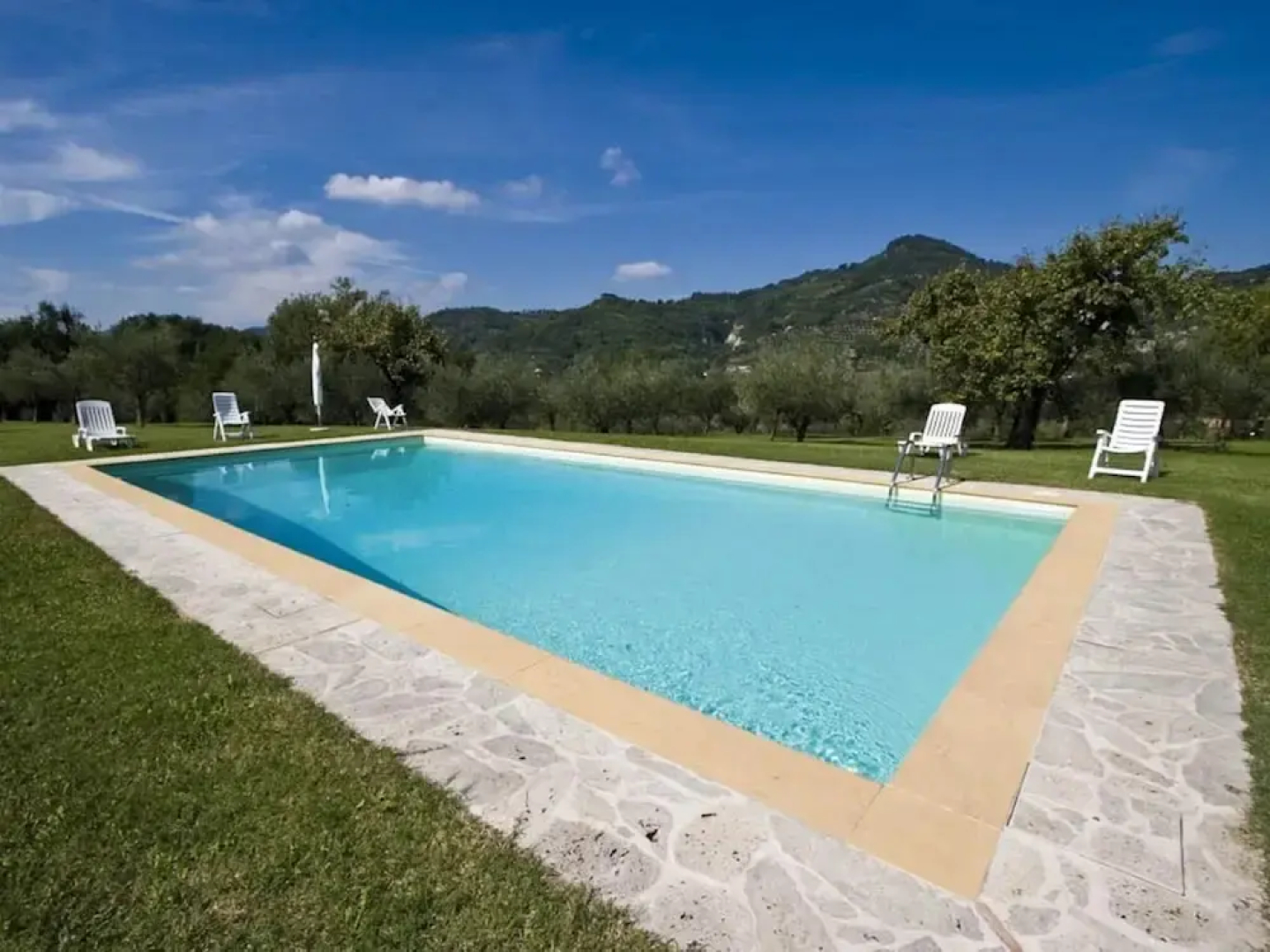 Spacious Home With Pool