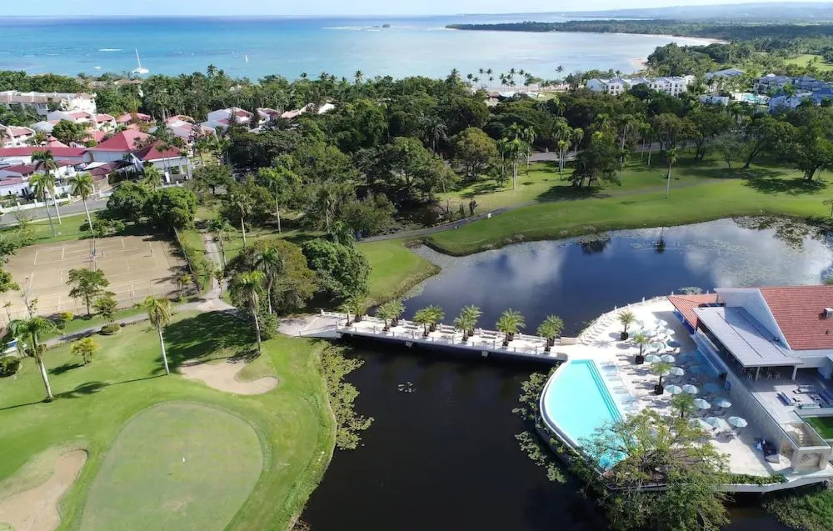 Victoria Resort Golf & Beach