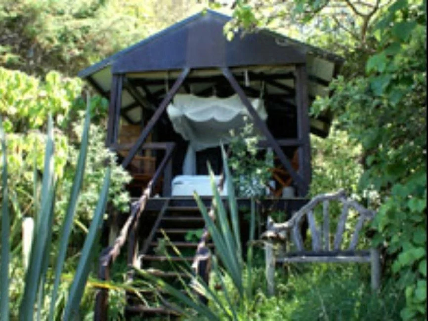 Rangimarie Anaura Bay Beachstay