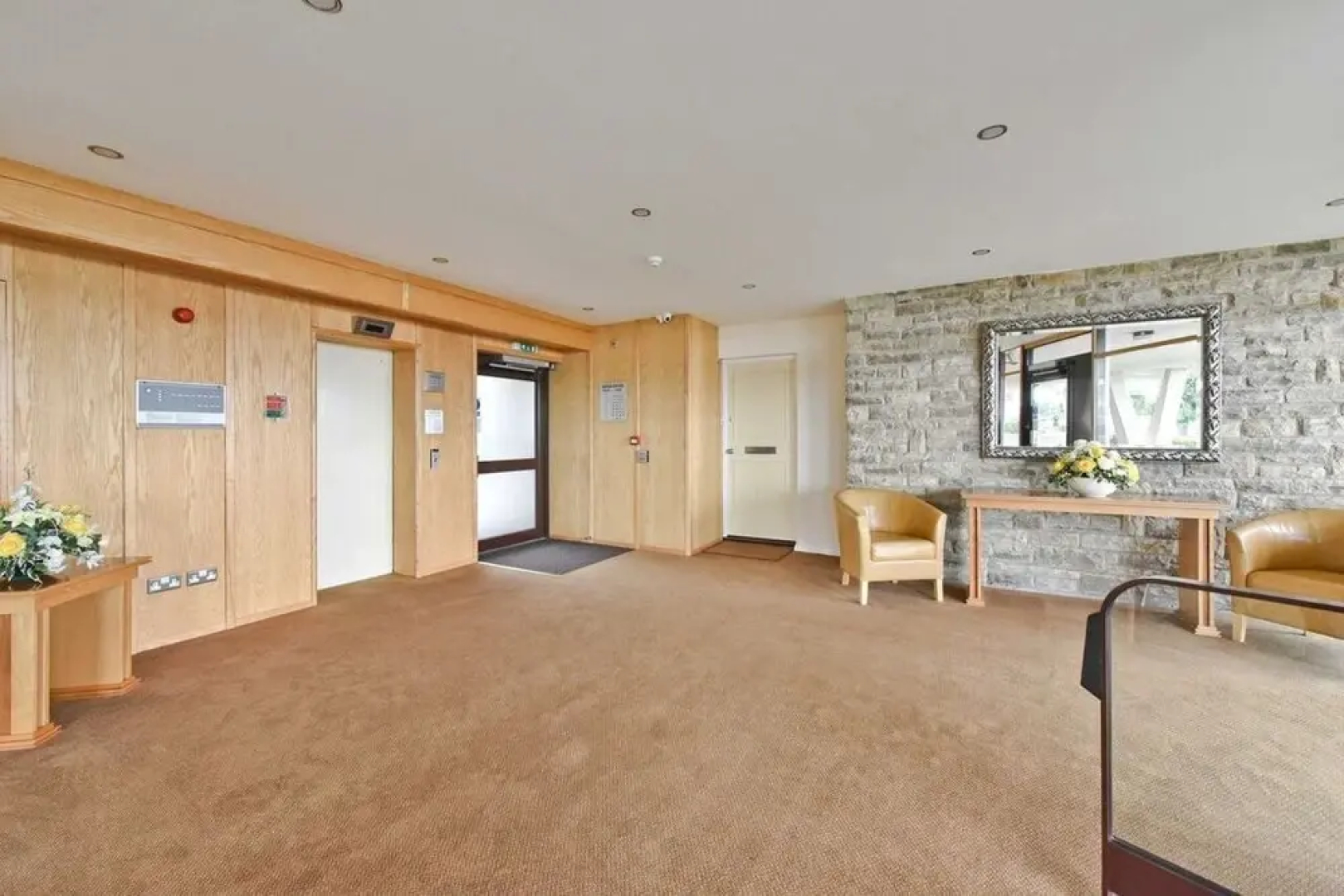Stunning Penthhouse apt