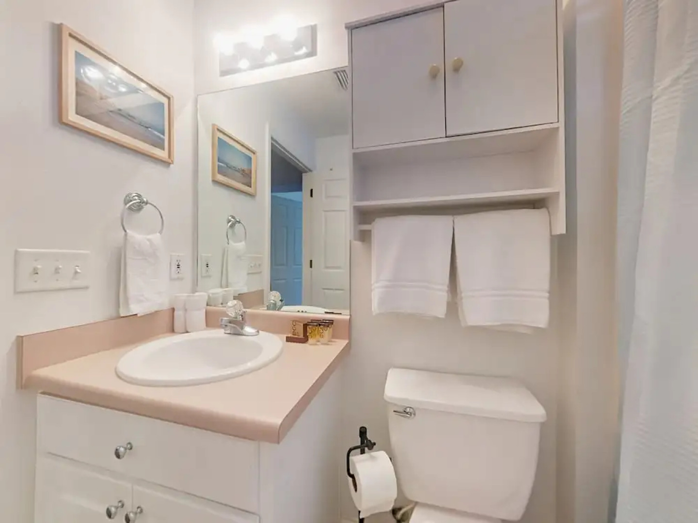 6703 Harbour Blvd Home 3 Bedrooms 2 Bathrooms Home