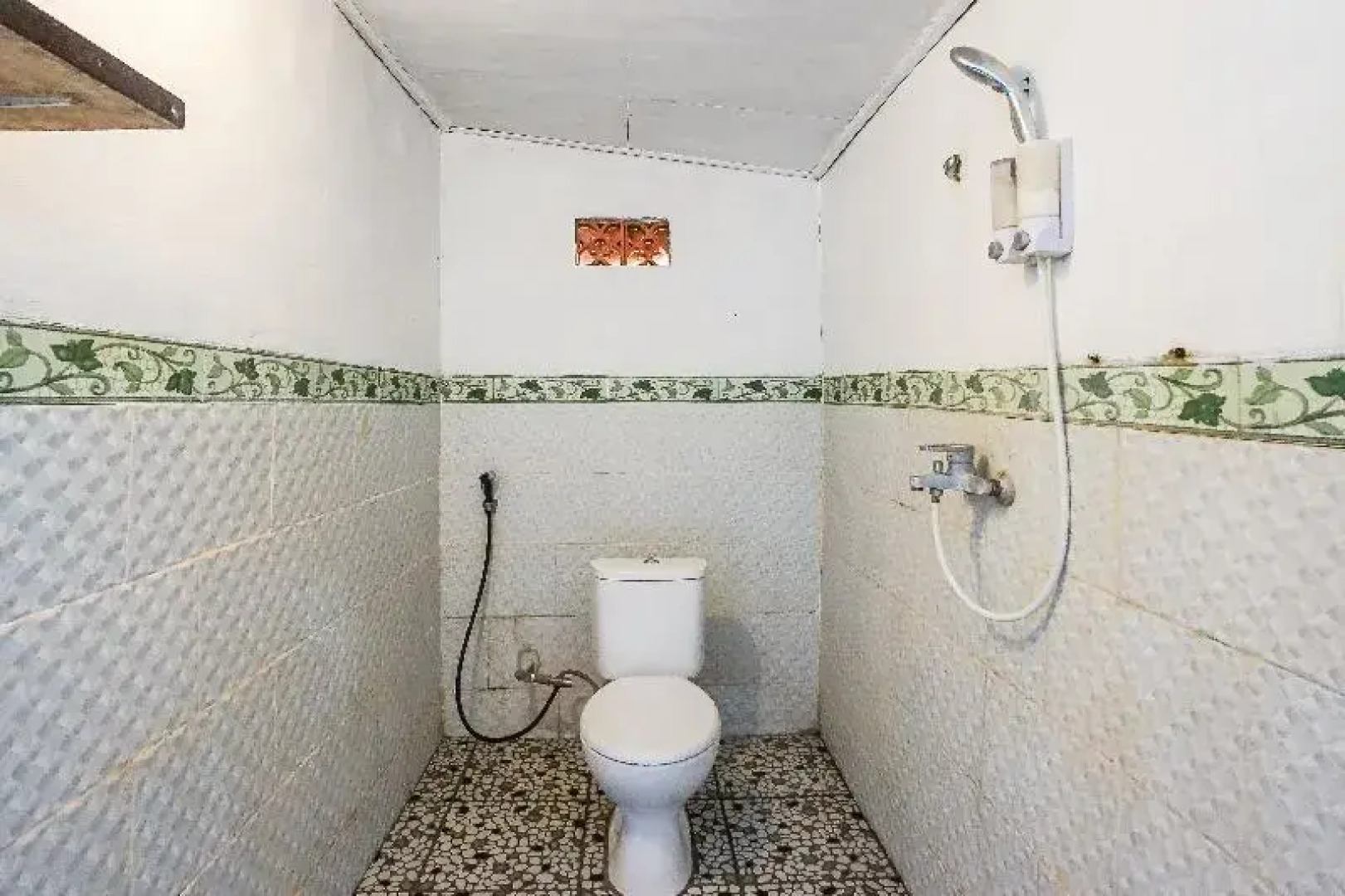 Road Beach Homestay by ZUZU