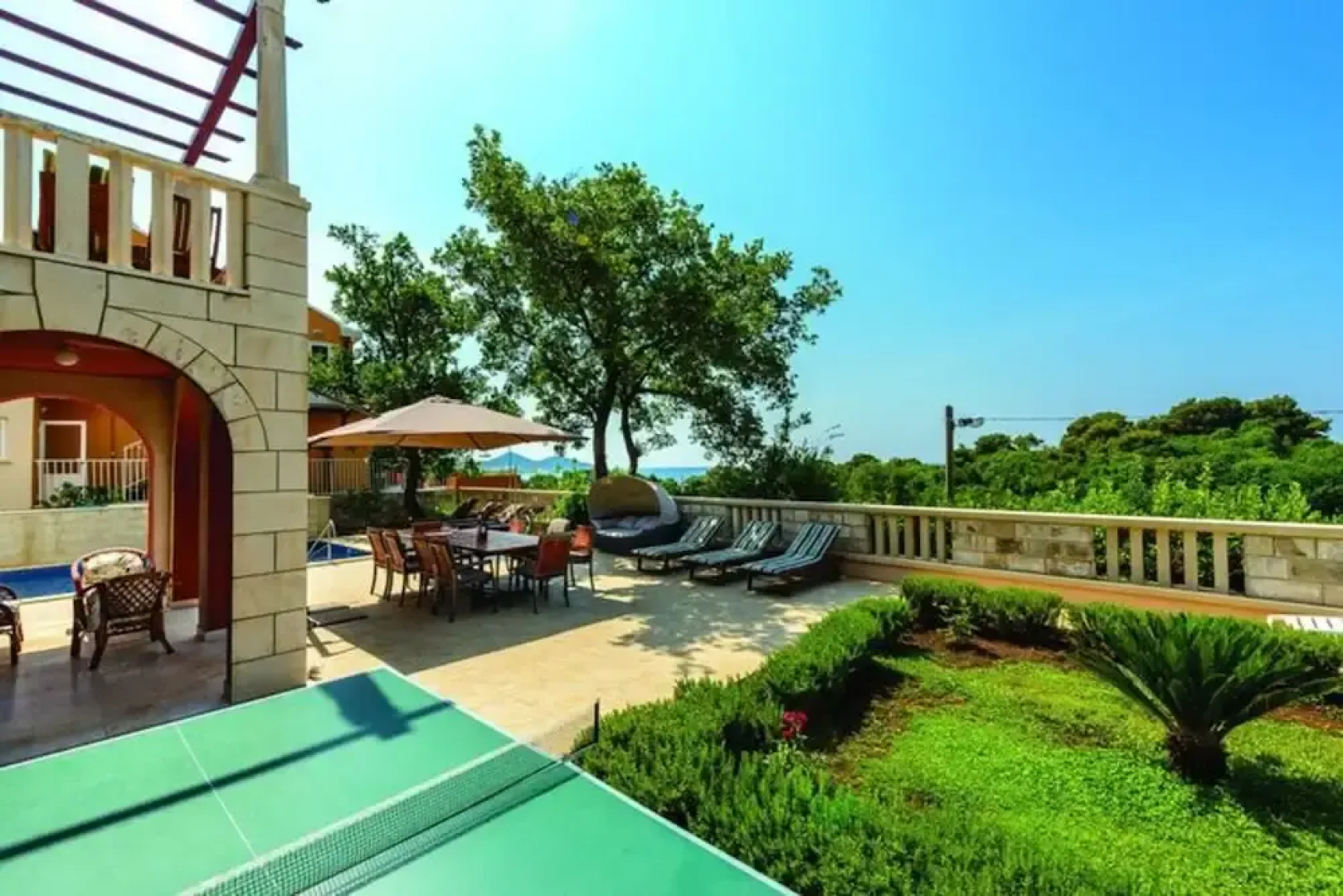 Villa Anka - Five-bedroom Villa With Terrace and Swimming Pool