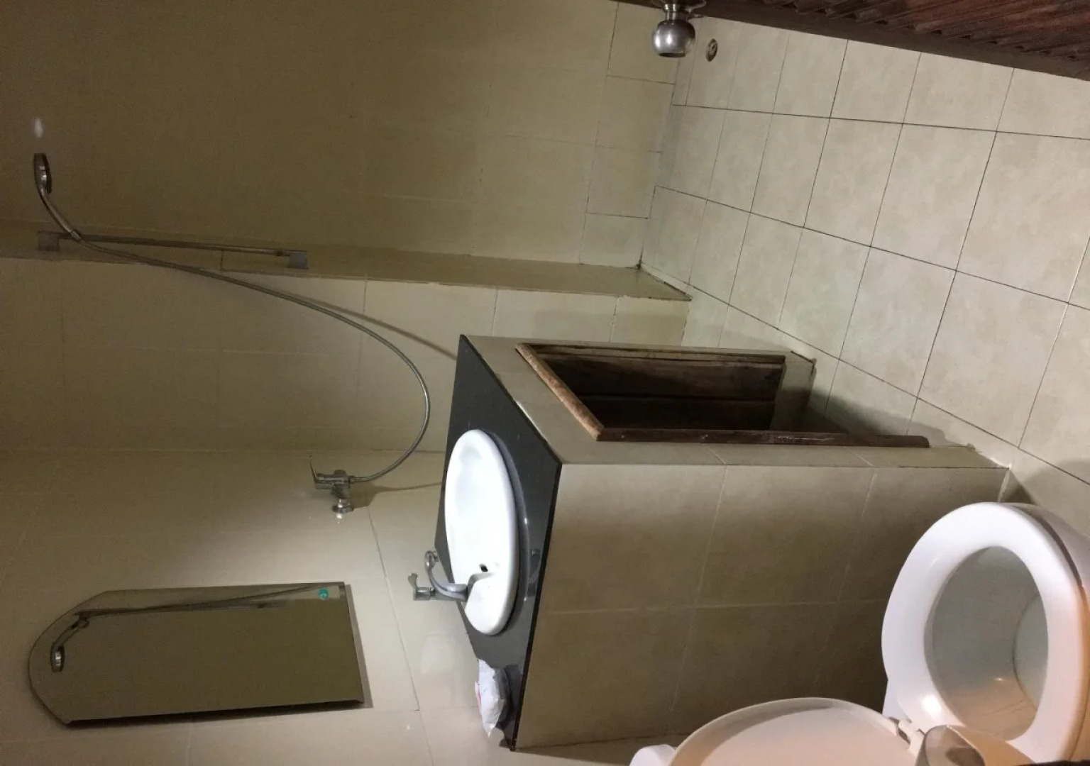 Huaysay Riverside Hotel