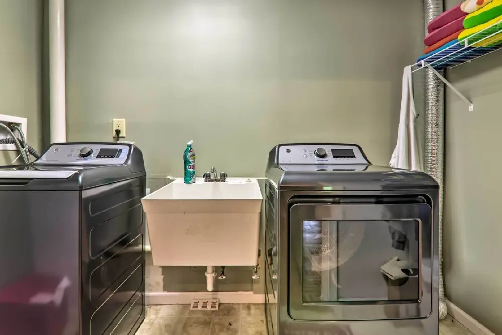 Steps to River: Big Bass Lake House w/ Grill!