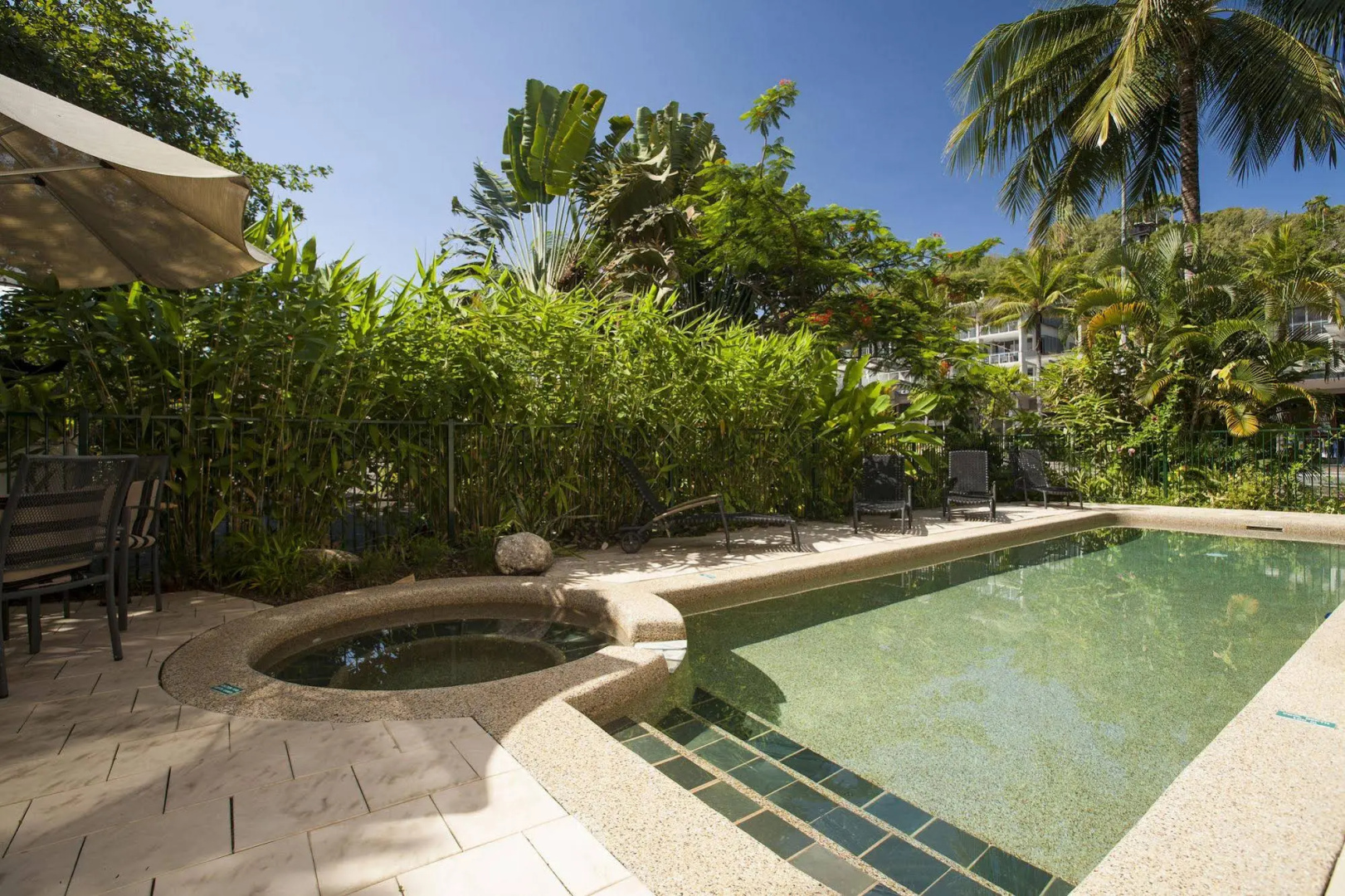 Port Douglas Apartments - Adults Only Oasis