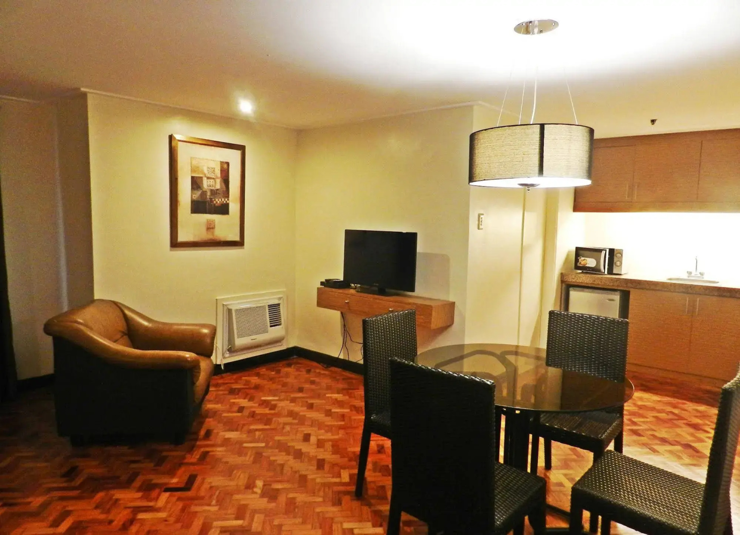 Salcedo Suites