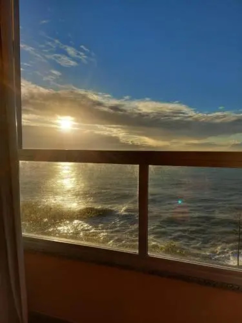 Janela Sobre O Mar De Guarapari