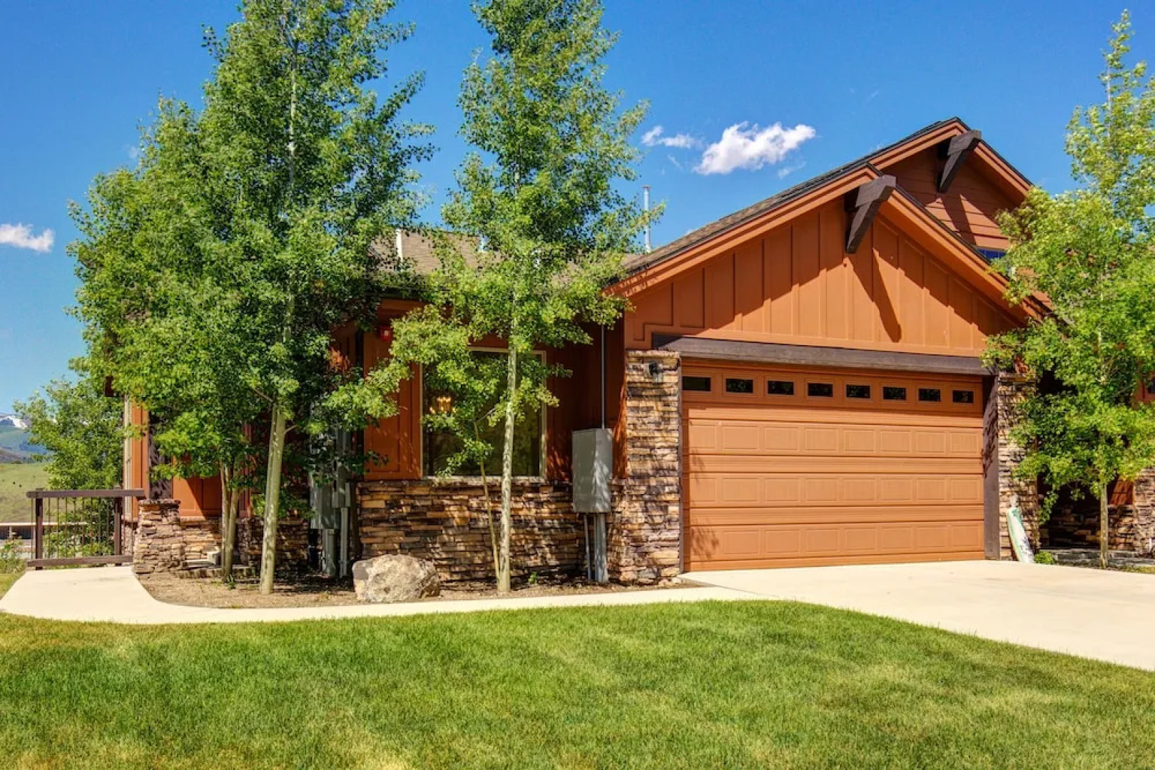 Council Fire 14021 Townhouse - 3 Br townhouse by RedAwning