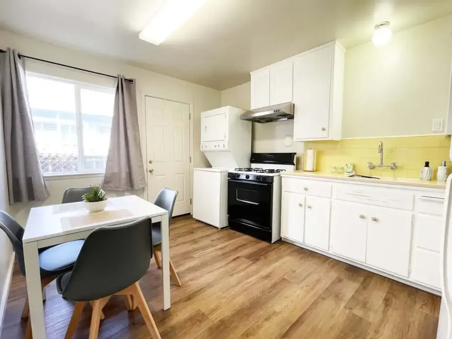 Campbell Cozy Bright 2B 1b AC Close to Downtown