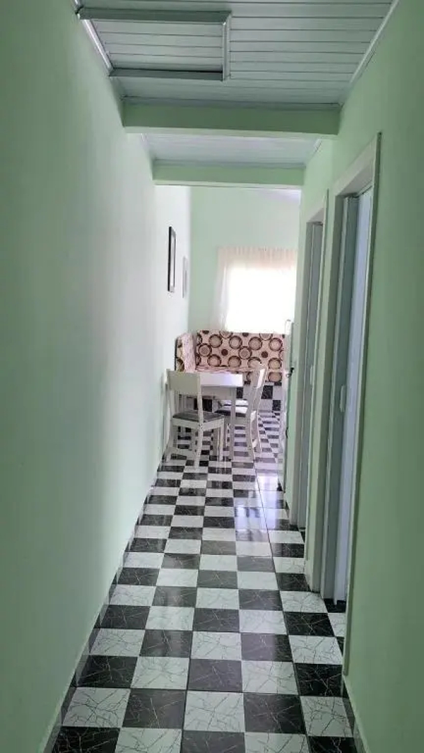 Casa, 1 quadra da praia.