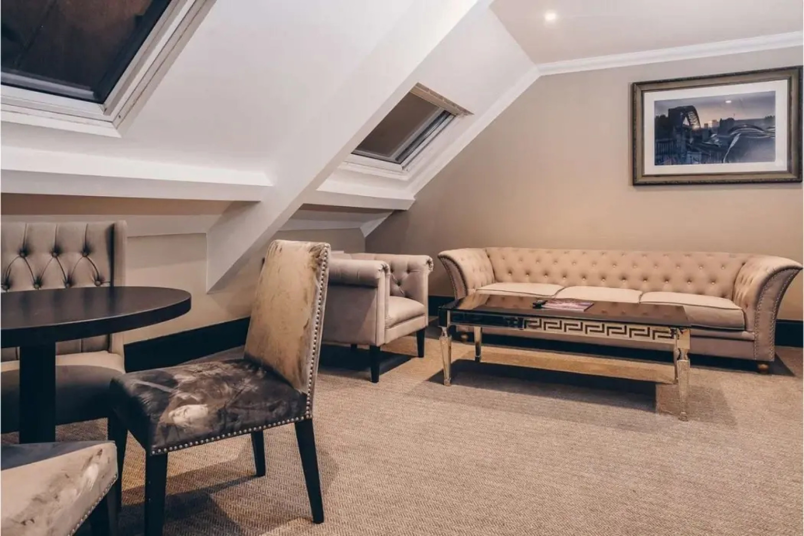 County Hotel & County Aparthotel Newcastle