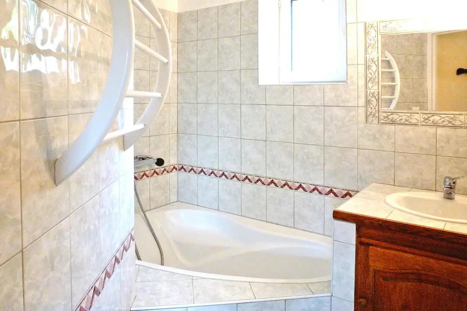 Charming Stone House With Shared Pool, Chambonas