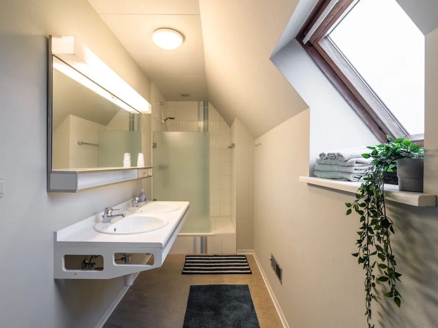 Villa in Heusden With Balcony, Terrace & Garden