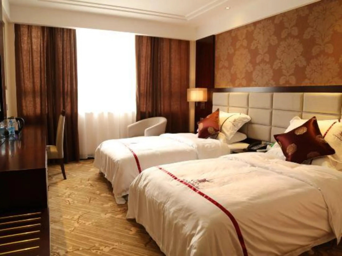 Jing Yue Sun Shine Hotel