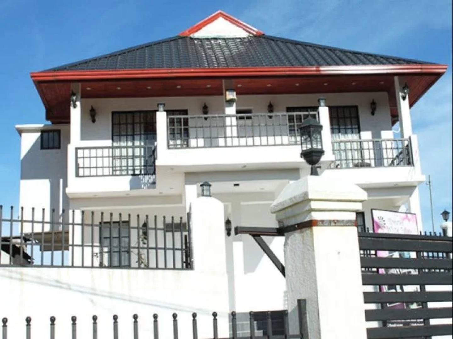 Riseans White Palace