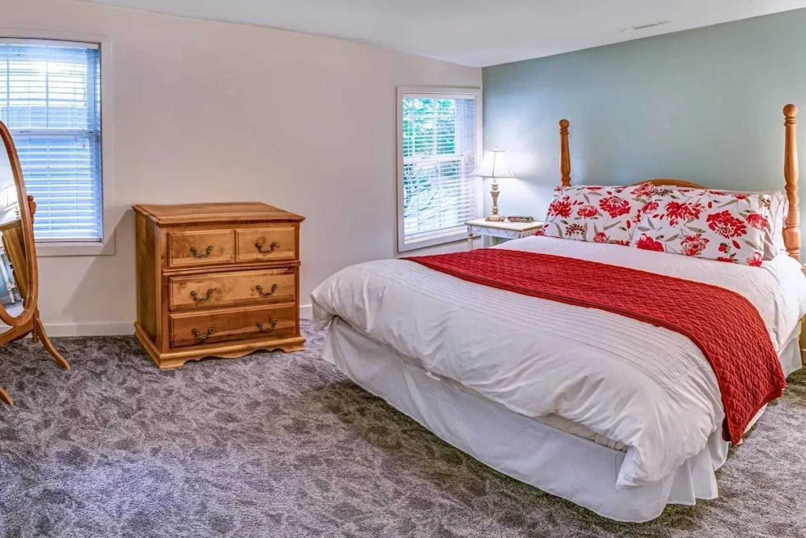 Oak Tower Townhouse-1.5 Blocks to OSF