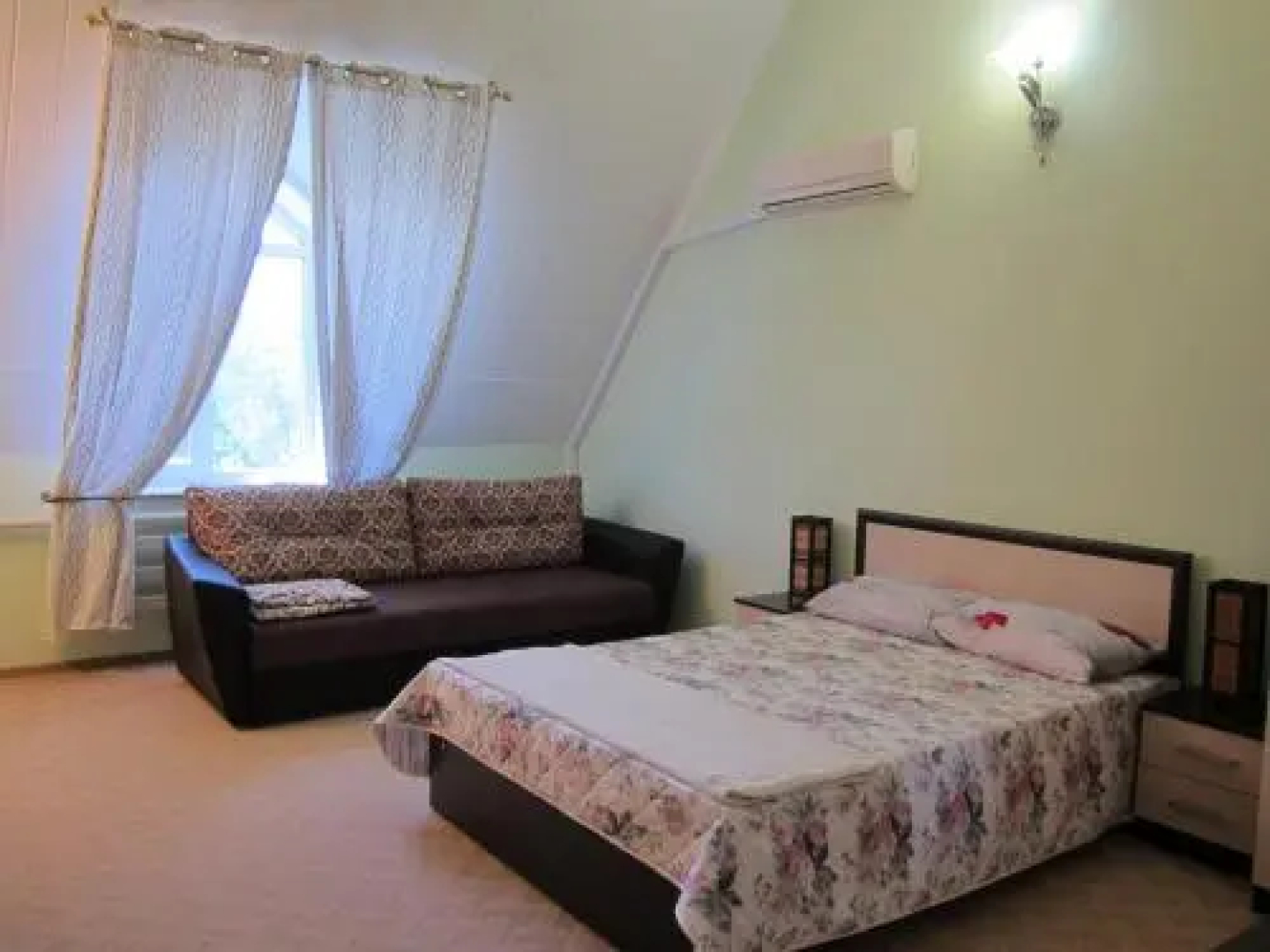 Guest House on Gagarina 135