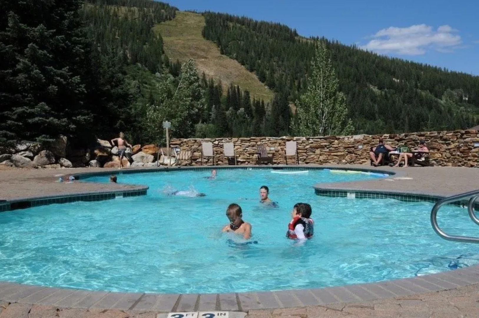 Schweitzer Mountain Resort Selkirk Lodge