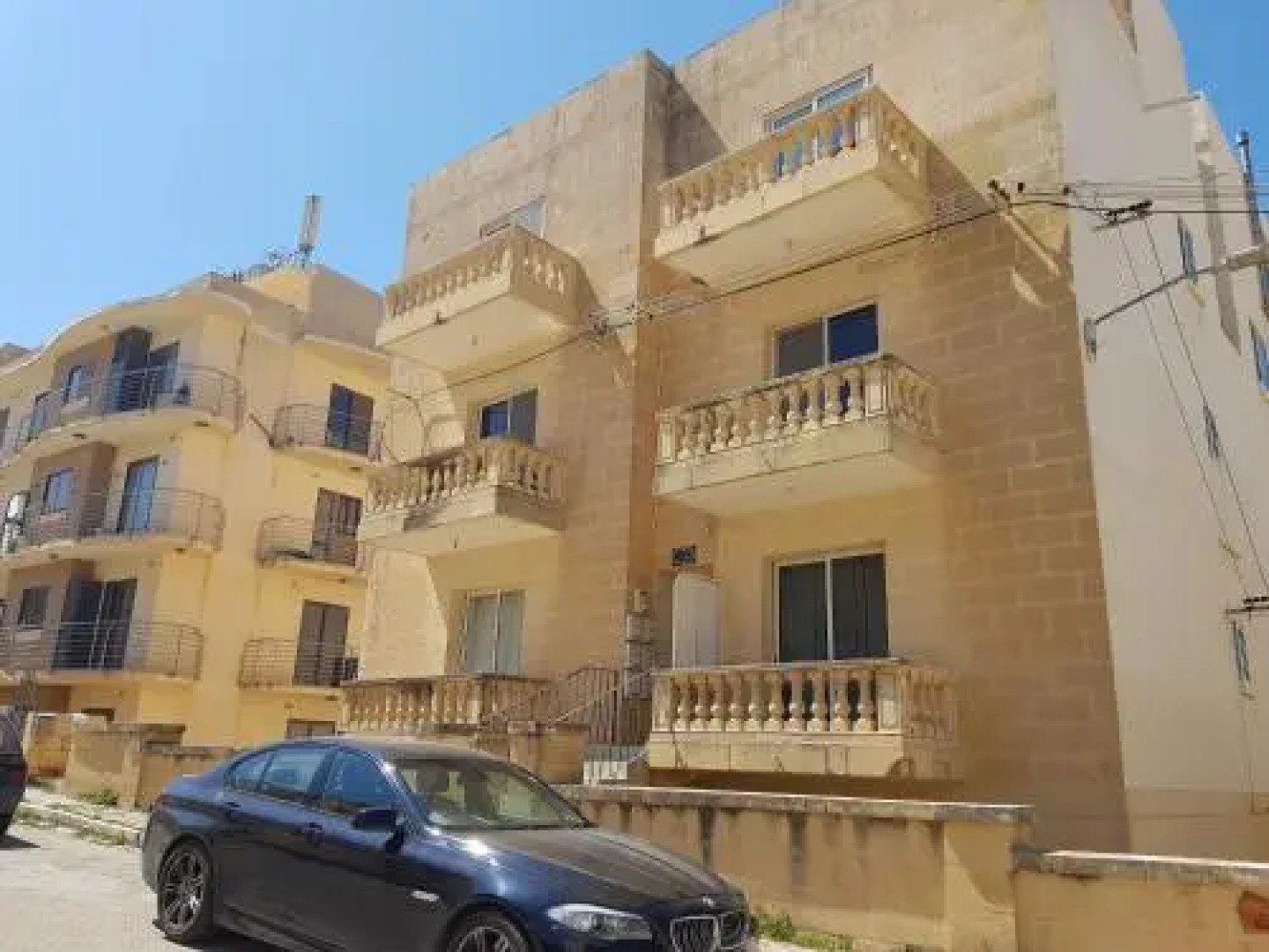 Palm Court Apartment