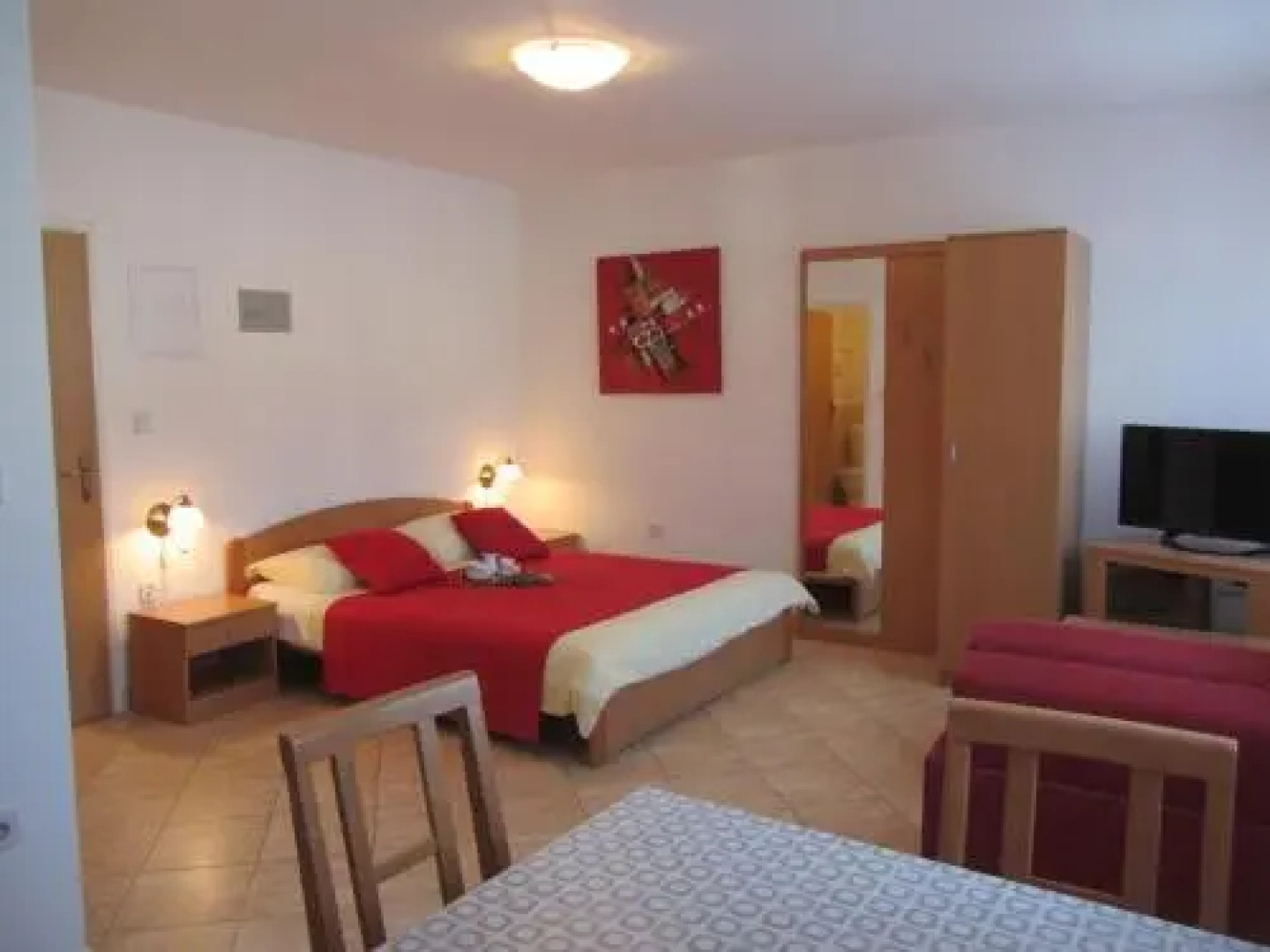 Apartments Luna Tisno