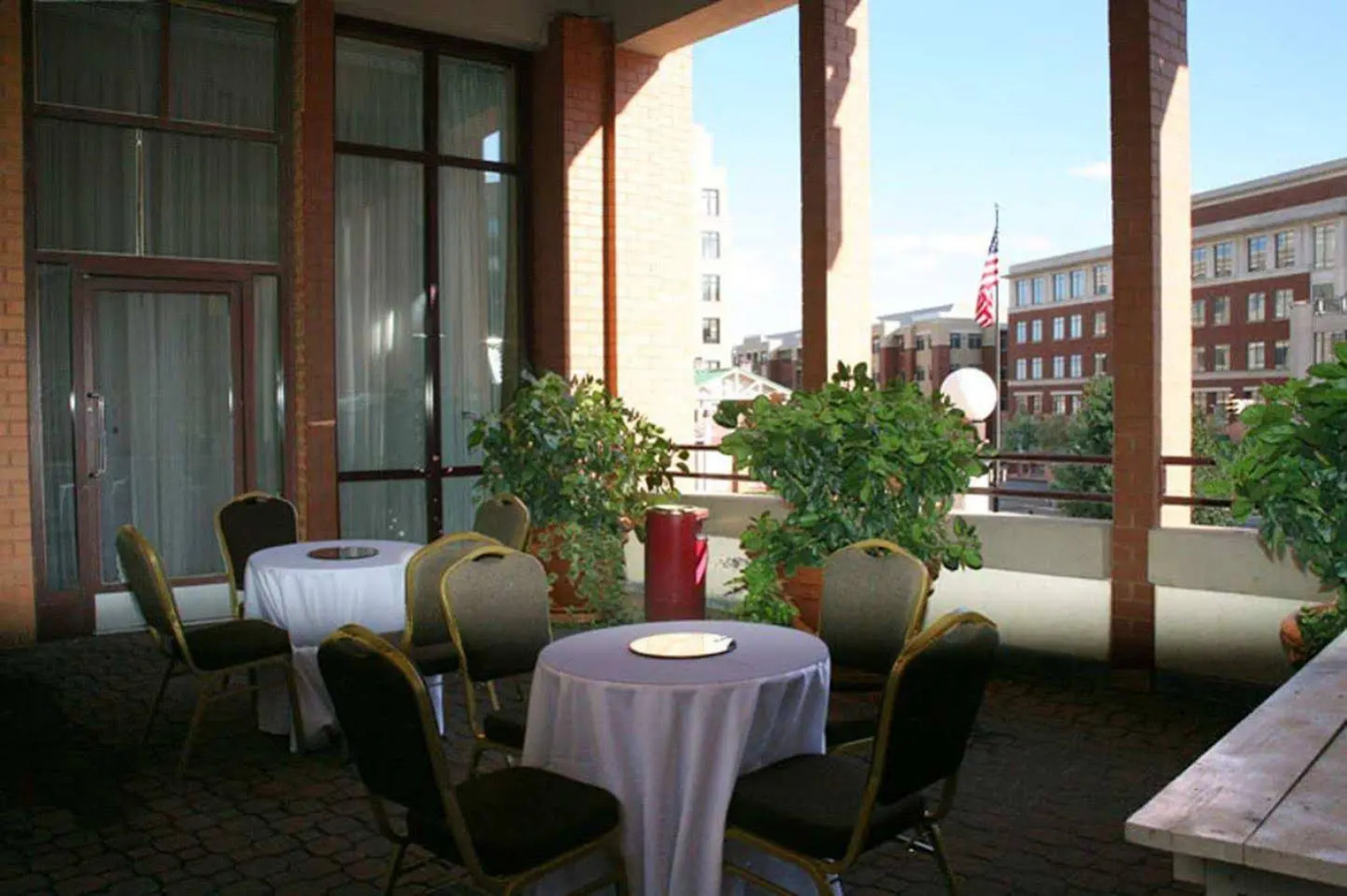 Embassy Suites by Hilton Alexandria Old Town